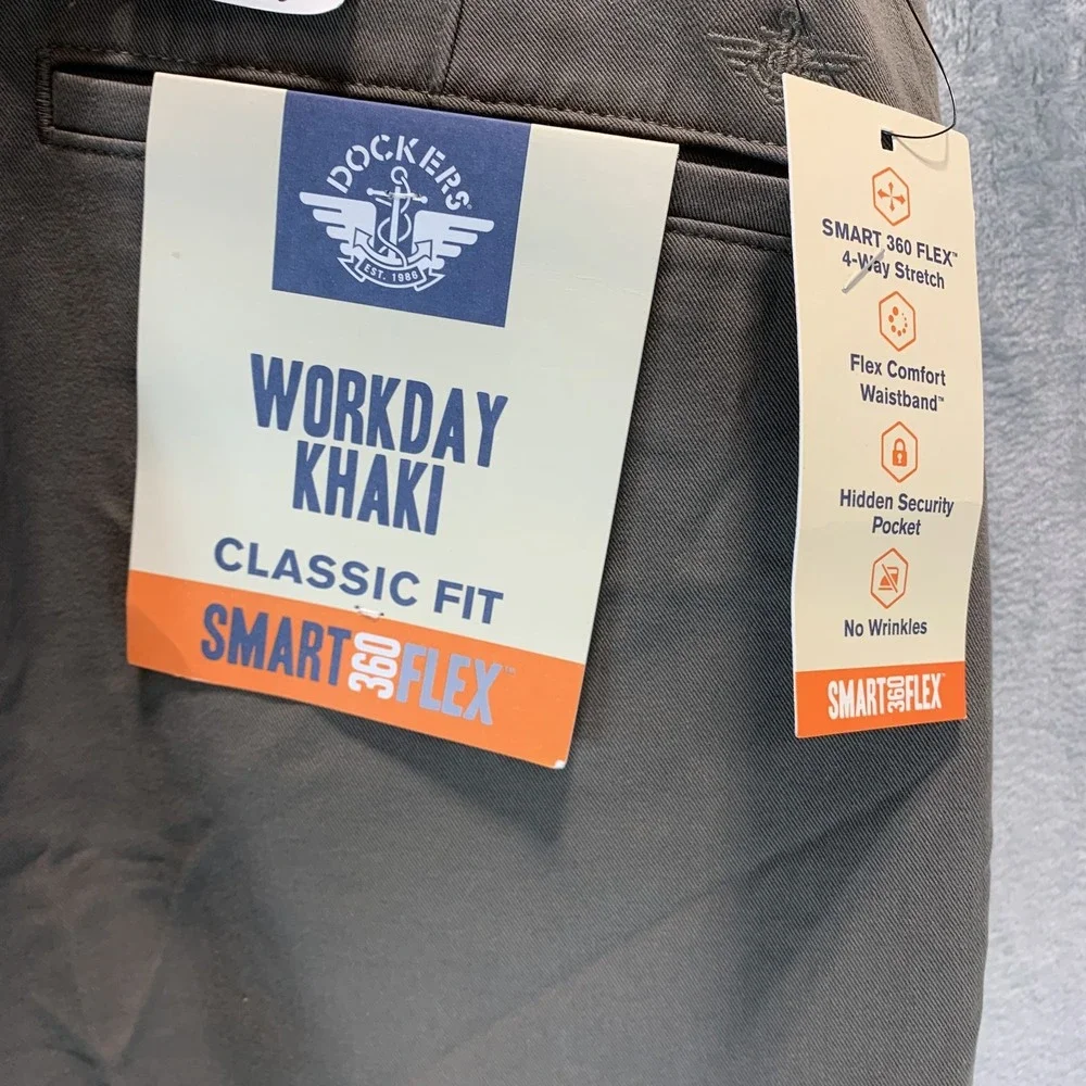 Docker's‎ Men's Workday Khaki 34 x 30 Brown Classic Fit Smart Flex Waistband